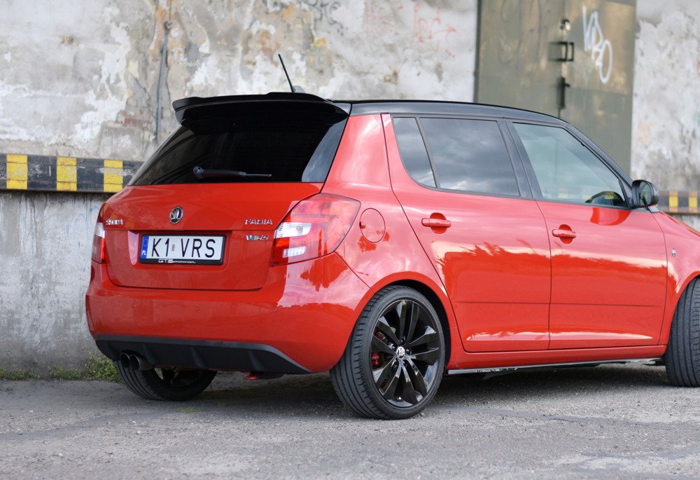 Skoda Fabia RS  takaspoilerin lippa