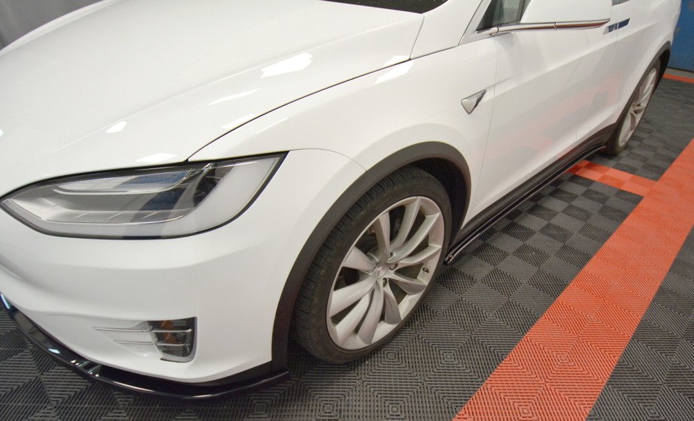 Tesla Model X  Sideskirts extensions V1